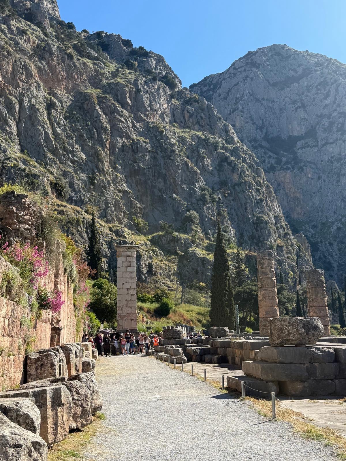 The Delphic oracle tour